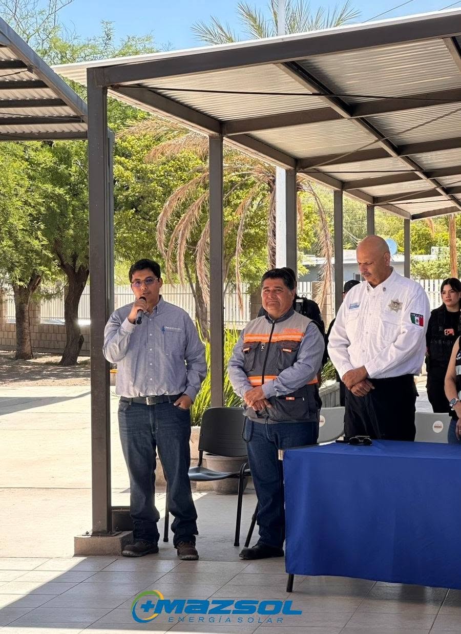 Manuel Estrada Pérez y César Alcaraz Donacion de Alarma